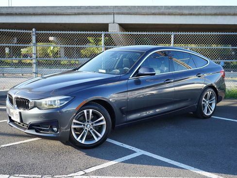Used 2017 BMW 330i Gran Turismo xDrive image 3