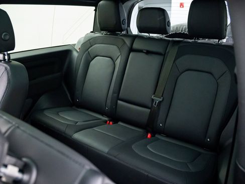 Used 2023 Land Rover Defender 90 X-Dynamic SE AWD/4WD image 18