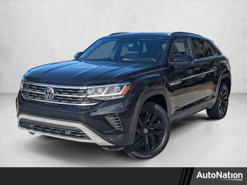 Used 2022 Volkswagen Atlas Cross Sport SE image 1