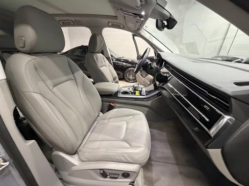 Used 2020 Audi Q7 3.0T Prestige w/ Prestige Package AWD/4WD image 37