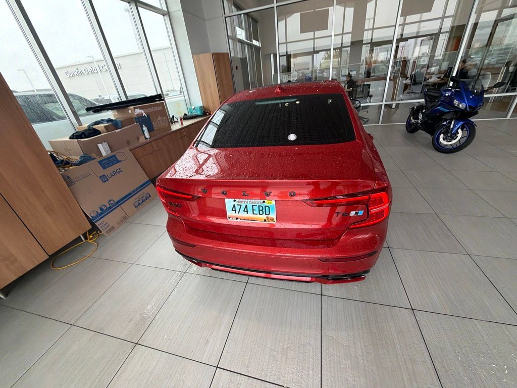 Used 2019 Volvo S60 T6 R-Design AWD/4WD image 7