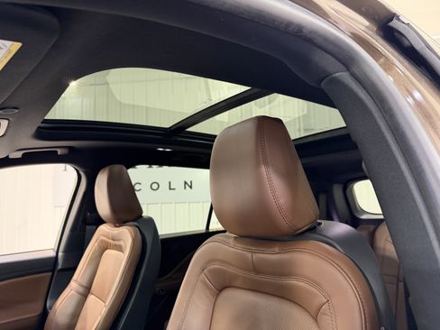 Used 2022 Lincoln Aviator Reserve w/ Equipment Group 201A image 10