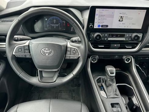 Certified 2025 Toyota Grand Highlander AWD image 18