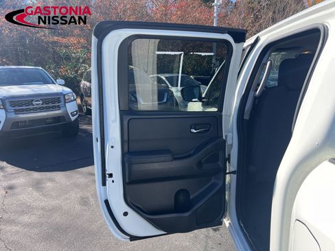 Used 2024 Nissan Frontier SV image 36