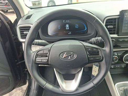 Used 2023 Hyundai Venue SEL w/ Cargo Package FWD image 20