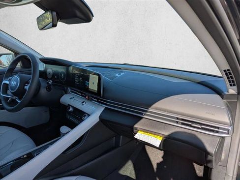 New 2026 Hyundai Elantra Limited image 28