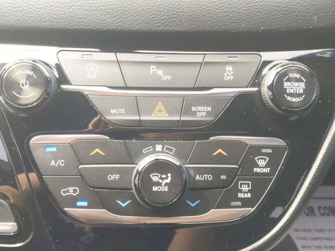 Used 2018 Chrysler Pacifica Touring Plus w/ S Appearance Package image 26