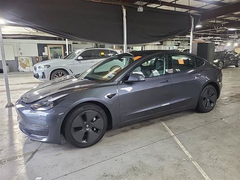Used 2023 Tesla Model 3 Standard Range RWD image 8