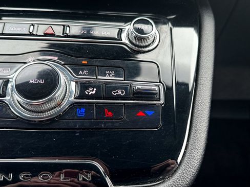 Used 2022 Lincoln Corsair AWD w/ Premium Package image 35
