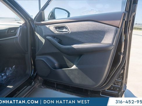 Used 2023 Nissan Rogue SV image 23