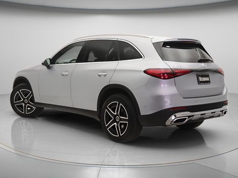 New 2026 Mercedes-Benz GLC 300 image 2