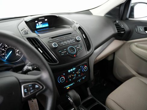 Used 2018 Ford Escape SE image 19