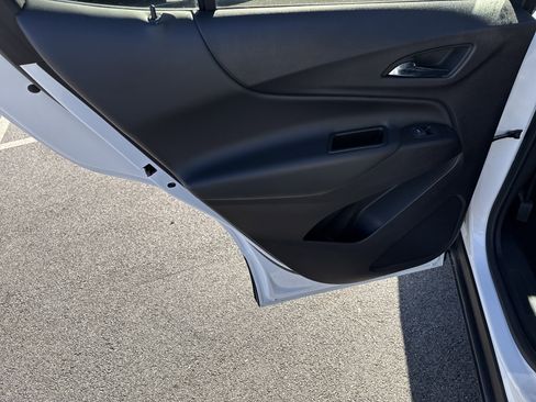 Used 2024 Chevrolet Equinox LT image 23