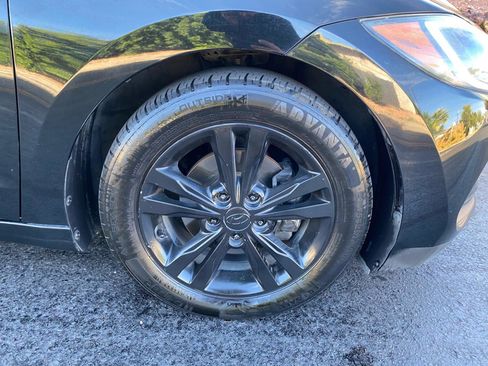 Used 2017 Hyundai Elantra SE image 20