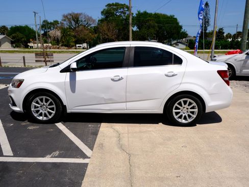 Used 2018 Chevrolet Sonic Premier w/ Driver Confidence Package FWD image 3