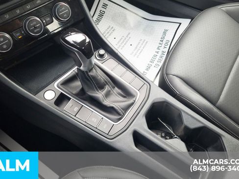 Used 2024 Volkswagen Jetta SE image 27