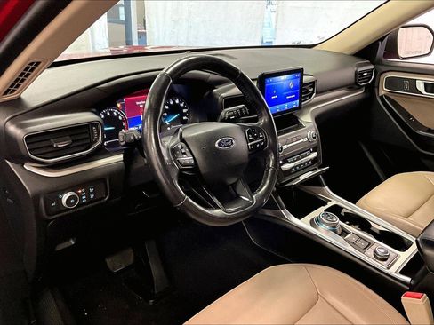 Certified 2020 Ford Explorer XLT w/ Equipment Group 202A image 12