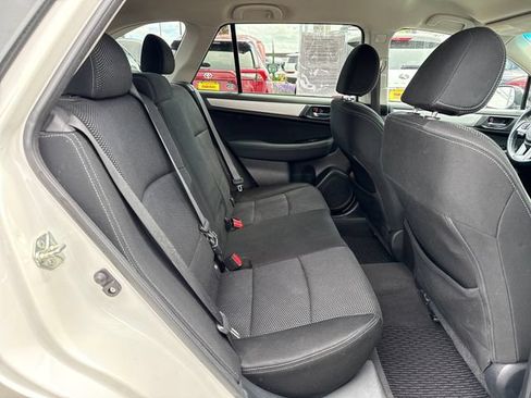 Used 2017 Subaru Outback 2.5i Premium AWD/4WD image 10