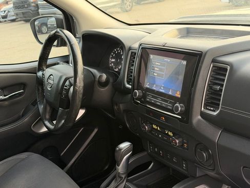 Used 2023 Nissan Frontier SV w/ SV Convenience Package RWD image 37