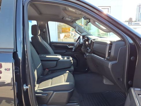 Used 2023 Chevrolet Silverado 1500 LT AWD/4WD image 19