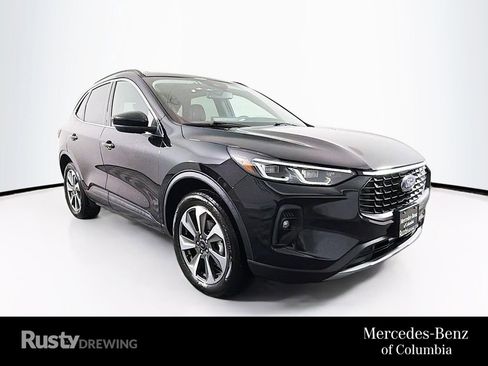 Used 2025 Ford Escape Platinum AWD/4WD image 1