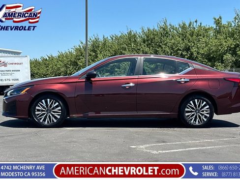 Used 2025 Nissan Altima 2.5 SV FWD image 7