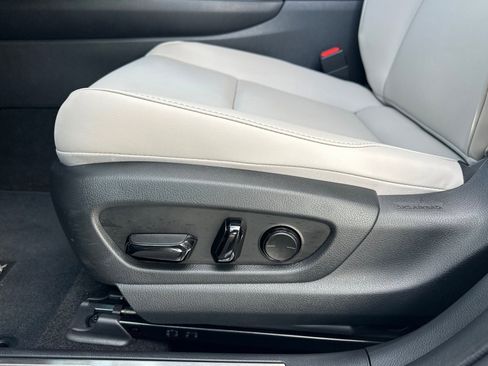 Certified 2025 Lexus UX 300h FWD image 14