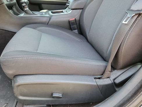 Used 2016 Dodge Charger SE RWD image 12