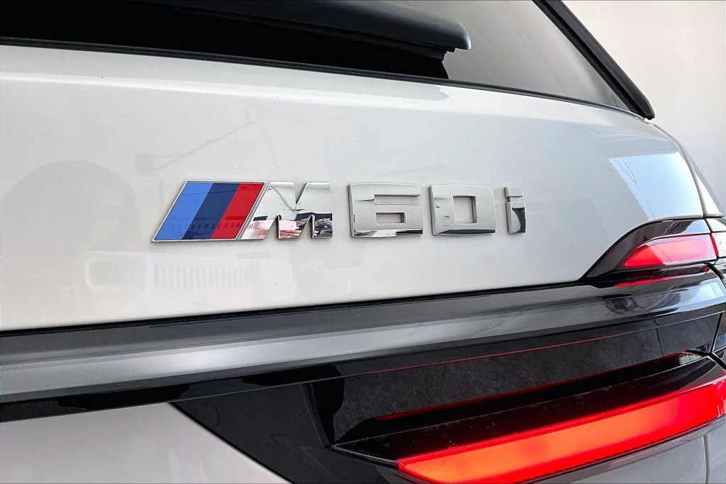 Used 2024 BMW X7 M60i AWD/4WD image 40