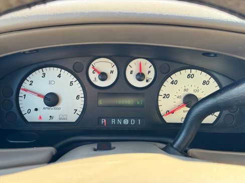 Used 2005 Ford Taurus SEL image 18