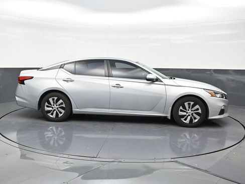 Used 2019 Nissan Altima 2.5 S FWD image 6