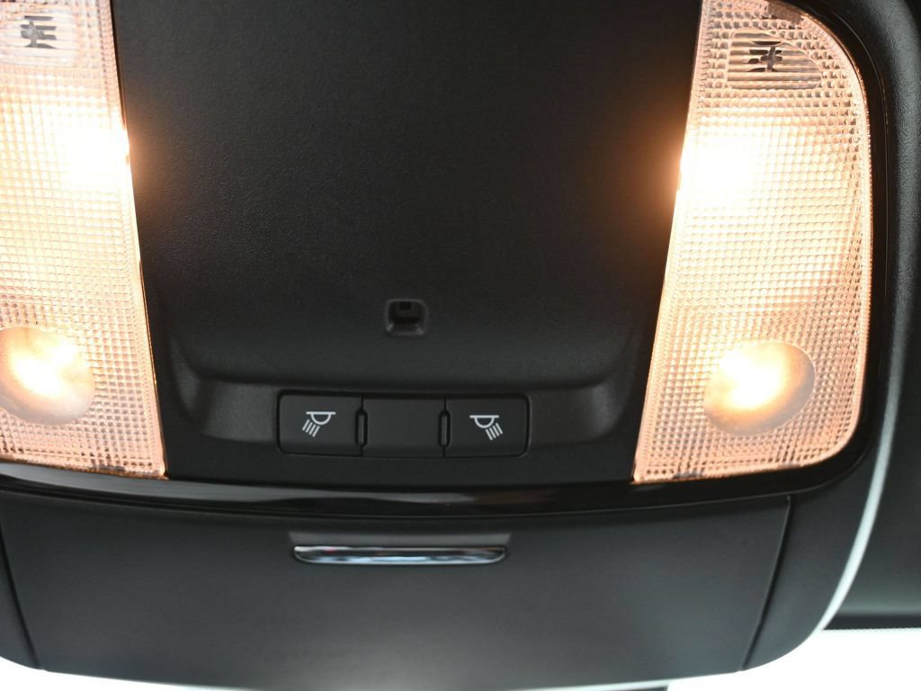 Used 2024 Dodge Durango SXT w/ Trailer Tow Group IV AWD/4WD image 23