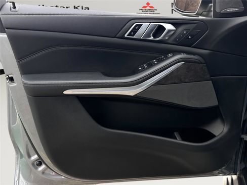 Used 2024 BMW X5 xDrive40i w/ Premium Package image 25