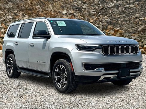 Used 2024 Jeep Wagoneer Series III image 11