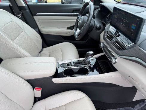 Used 2023 Nissan Altima 2.5 SL AWD/4WD image 13