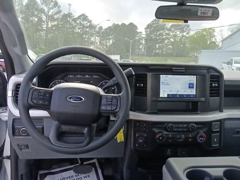 New 2026 Ford F250 XL w/ XL Chrome Package image 27