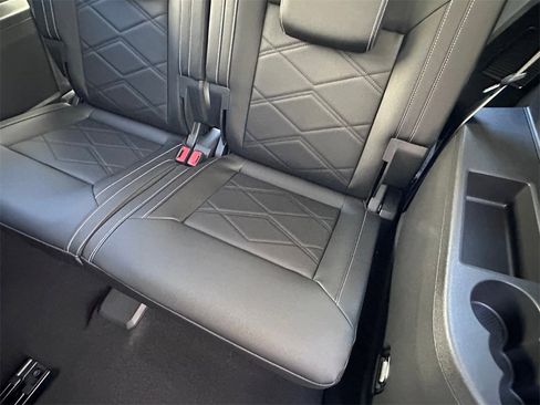 New 2026 Volkswagen Atlas SE image 28