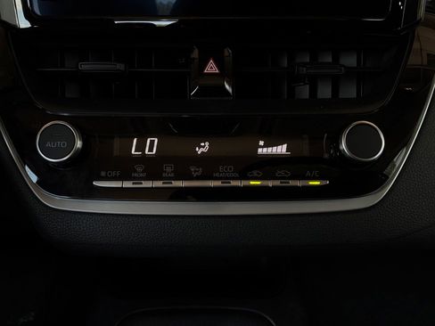 Used 2025 Toyota Corolla LE FWD image 24