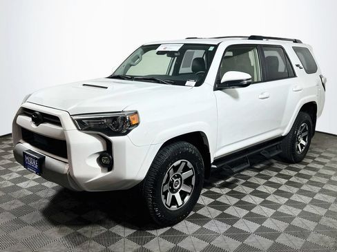 Certified 2023 Toyota 4Runner TRD Off-Road Premium AWD/4WD image 3