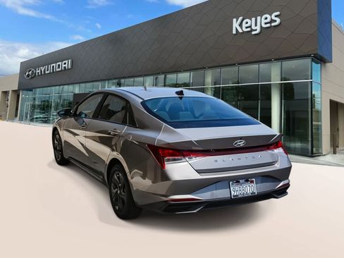 Used 2023 Hyundai Elantra SEL FWD image 7