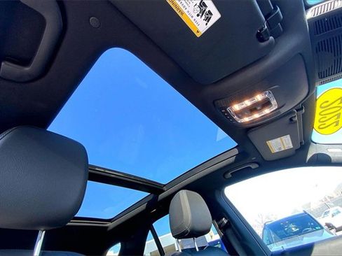 Used 2022 Mercedes-Benz GLE 350 4MATIC image 11