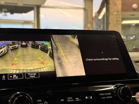 Used 2023 Nissan Armada SL w/ Captain's Chairs Package image 63