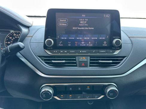 Used 2022 Nissan Altima 2.5 SR FWD image 18