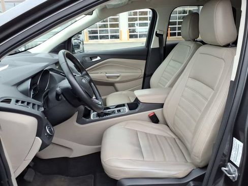 Used 2019 Ford Escape SEL AWD/4WD image 16