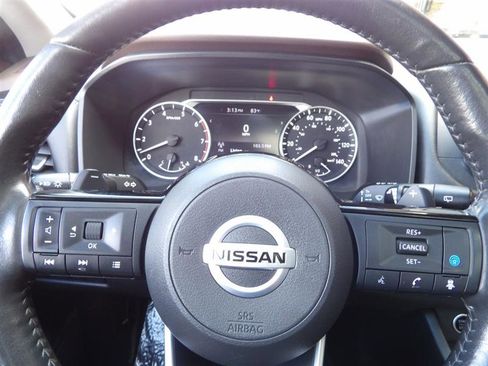 Used 2021 Nissan Rogue SV w/ Premium Package image 25