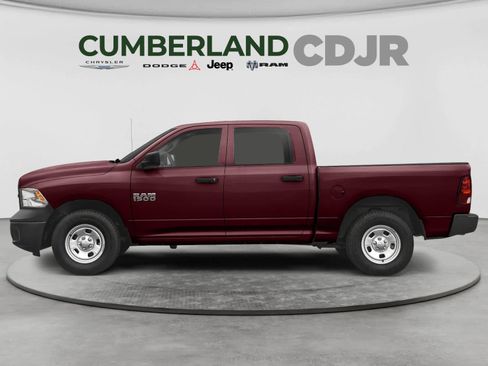 Used 2018 RAM 1500 Express w/ Express Value Package AWD/4WD image 3