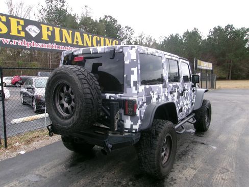 Used 2015 Jeep Wrangler Unlimited Sahara image 9