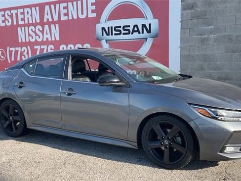 Used 2022 Nissan Sentra SR w/ SR Premium Package image 3