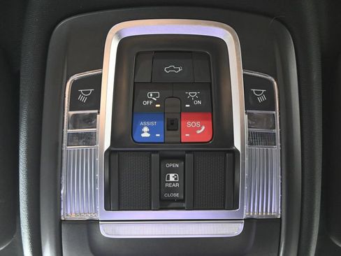 Used 2022 RAM 2500 Laramie w/ Night Edition AWD/4WD image 35