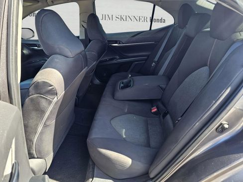 Used 2020 Toyota Camry LE image 31